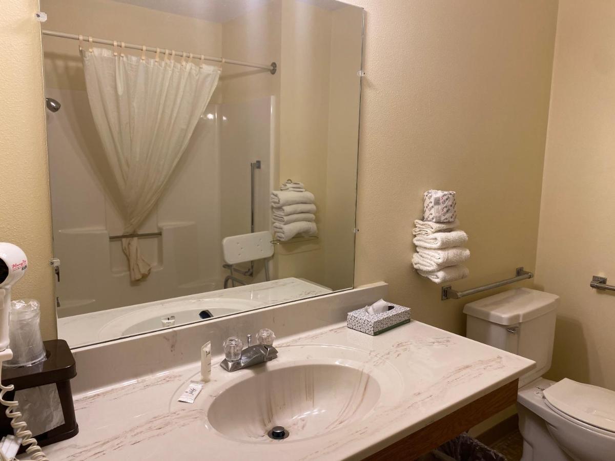 Amerivu Inn Prentice Zewnętrze zdjęcie